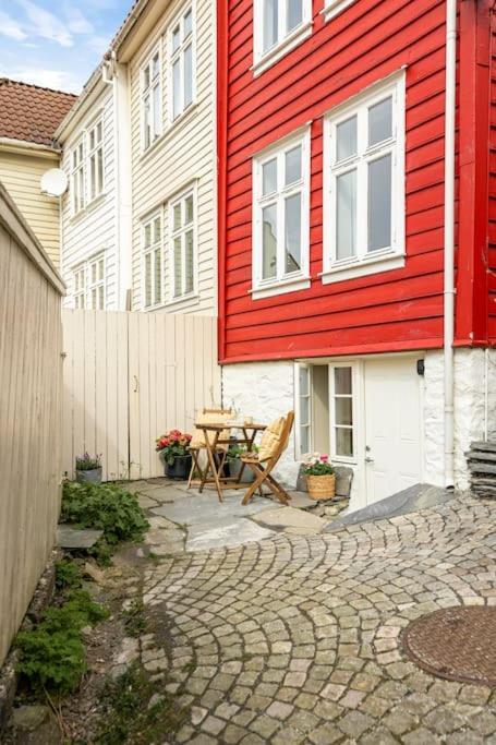 Det Lille Rode Huset Ved Floibanen Vila Bergen Exterior foto