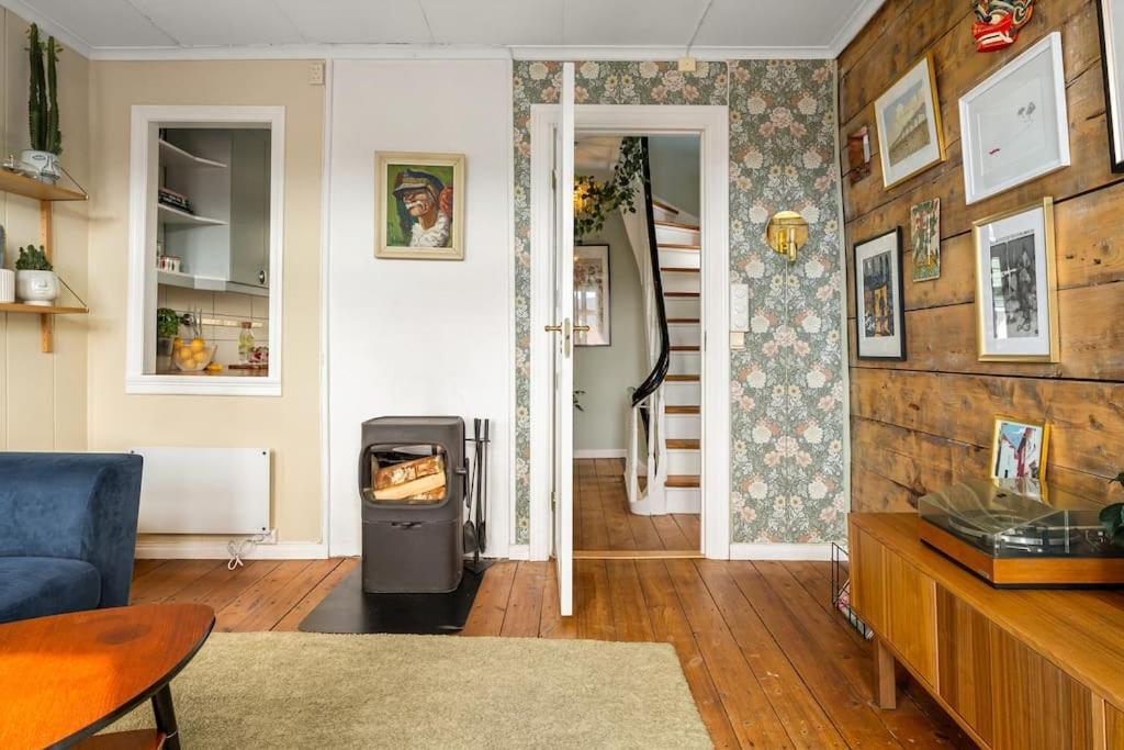 Det Lille Rode Huset Ved Floibanen Vila Bergen Exterior foto
