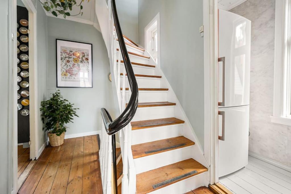 Det Lille Rode Huset Ved Floibanen Vila Bergen Exterior foto