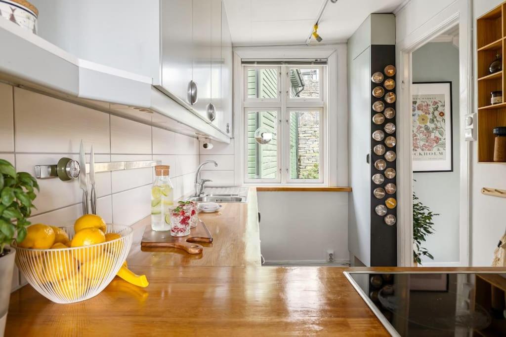 Det Lille Rode Huset Ved Floibanen Vila Bergen Exterior foto