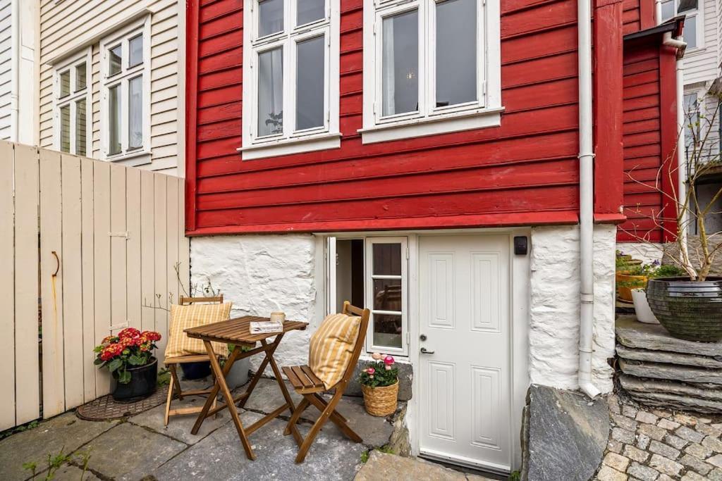 Det Lille Rode Huset Ved Floibanen Vila Bergen Exterior foto
