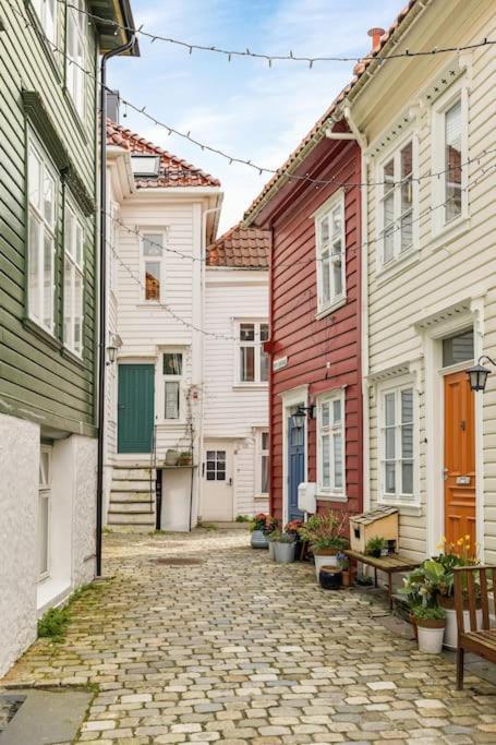 Det Lille Rode Huset Ved Floibanen Vila Bergen Exterior foto