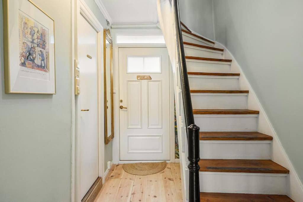 Det Lille Rode Huset Ved Floibanen Vila Bergen Exterior foto